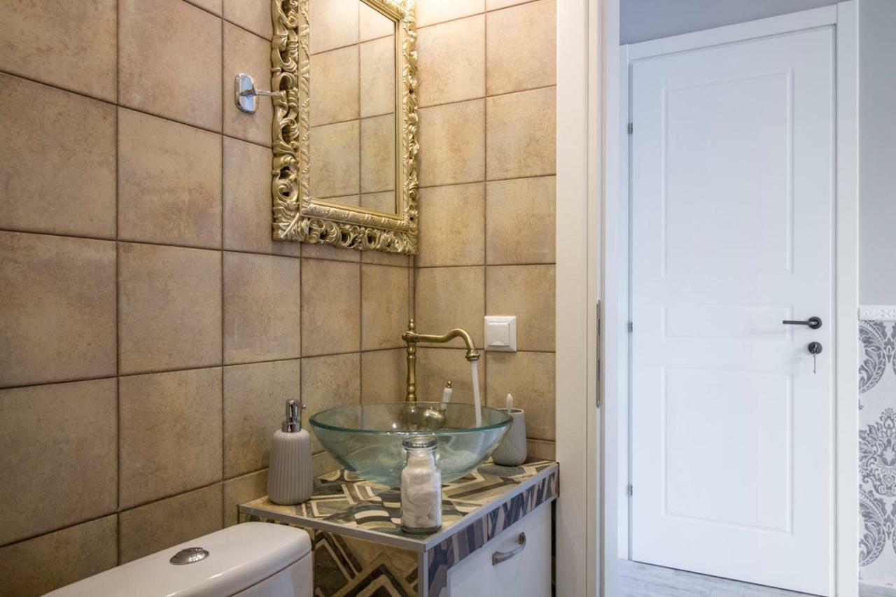 Tsimiski 104 Luxury Suites *