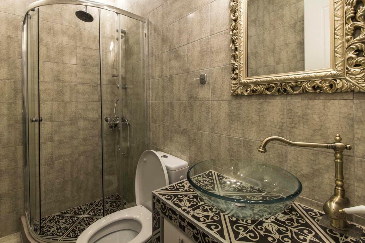 Tsimiski 104 Luxury Suites *